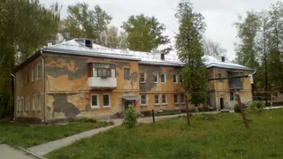 Капремонт по-рязански:  аварийным домам в Строителе сменили крышу