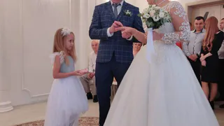 Рязанский ЗАГС опубликовал фотографии заключивших в октябре брак молодоженов 