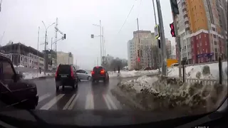 Житель Брянска прислал нам видео вчерашней опасной дорожной ситуации
