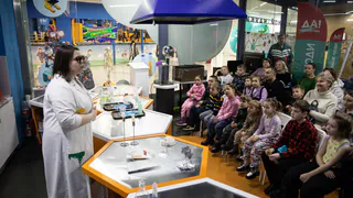 В Челябинске партия «Новые люди» провела детский научный фестиваль для будущих исследователей