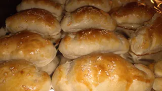 Рассказали как печь пирожки, воздушные как пух и дети просят все каникулы - быстрее записывайте рецепт