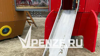 «Это же рассадник кишечной инфекции»:  песок на детской площадке в обновленном сквере испортил настроение жителям Заречного