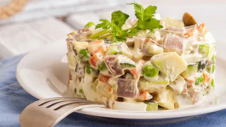 Это самый простой и вкусный салат: в нем всего три ингредиента