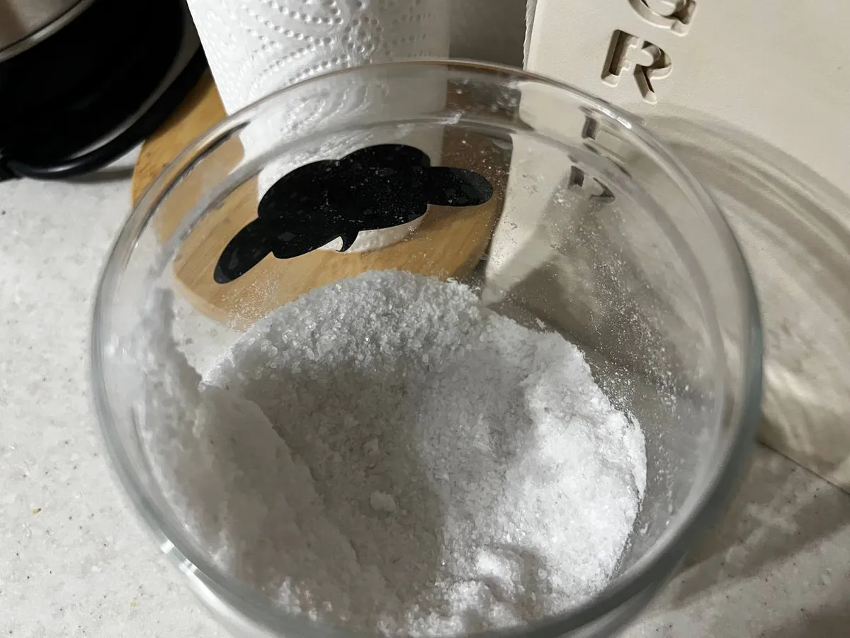 Магия соли: зачем её сыпали у порога и прятали под кровать - эти старые ритуалы актуальны и сегодня