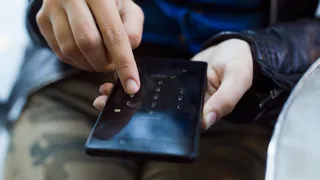 Во Владимире мужчина лишился телефона после застолья с новым знакомым