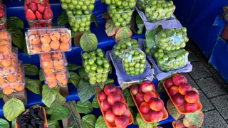 Эта ягода — самая опасная: а мы едим ее покупаем как деликатес, еще и детей заставляем есть	