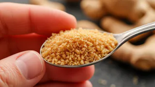 Если вам 45-70 лет: одна чайная ложка каждый день поможет сохранить ясность ума и еще 4 рекомендации академика Микулина