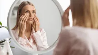 Приметы и запреты на 26 сентября: женщинам сегодня лучше не смотреть в зеркала