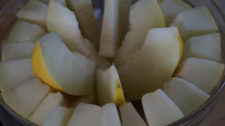 Что категорически нельзя есть с дыней: опасные сочетания, которые превратят сладость в угрозу для пищеварения