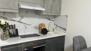 Липкие шкафчики на кухне в прошлом: смешиваю масло с водой - и бед не знаю. Гениальный лайфхак