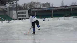 Первый городской каток в Магнитогорске готовится принять любителей коньков