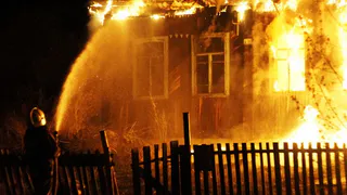 Страшный пожар унес жизни детей и их матери в Почепском районе