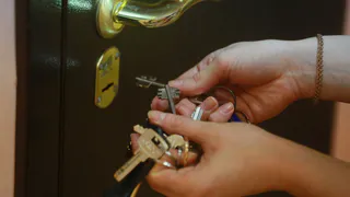 При уборке: рязанка обнаружила в квартире человеческие кости