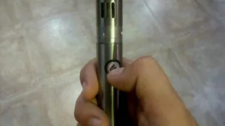 Преподаватель рязанского медицинского колледжа отнимает у подростков электронные сигареты