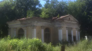 Опять: в Торговом городке еще один павильон остался без крыши