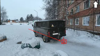 В Коми водитель "буханки" задним ходом наехал на женщину