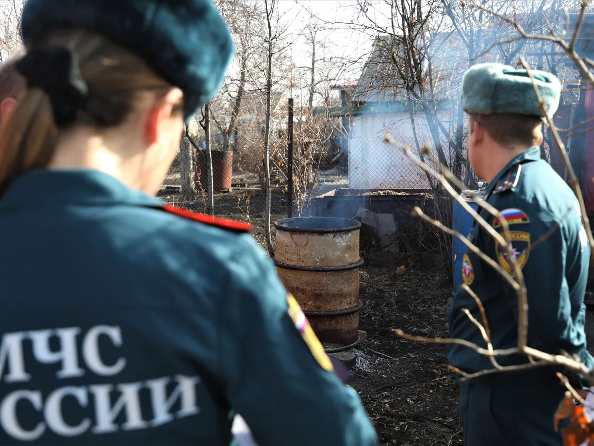Магнитогорск в огне: жители продолжают жечь траву, несмотря на запреты