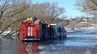 В Кораблинском районе МЧС спасло пассажиров застрявшей на подтопленном мосту маршрутки