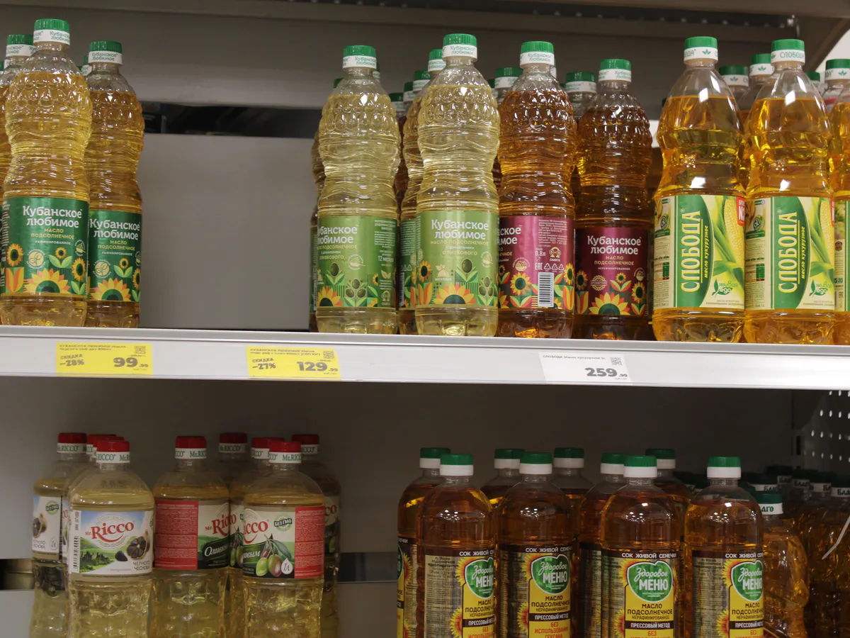 Химическая отрава в яркой бутылке: Роскачество назвало самые худшие бренды растительного масла