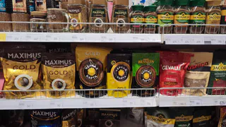 Горькие помои в красивой баночке: названы марки кофе, которые лучше не покупать даже по большой скидке