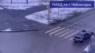 В Чебоксарах легковушка сбила двух 17-летних девушек