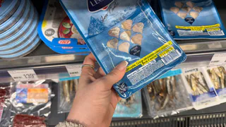 Каждый день едим и не знали: 7 фактов о магазинной селедке, которые заставят смотреть на неё иначе