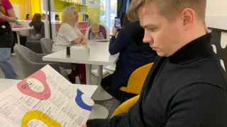 Эта привычка за столом указывает на низкий интеллект: что говорят психологи?