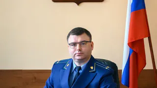 Александр Авдеев представил нового начальника государственного-правового управления администрации губернатора