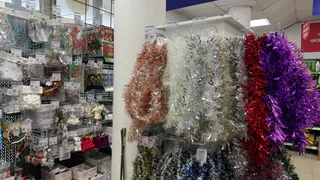 Присматриваюсь к новогодним товарам в Фикс Прайс: рассказываю как на 1 тысячу рублей нарядить квартиру к Новому году - дизайнеры оценят