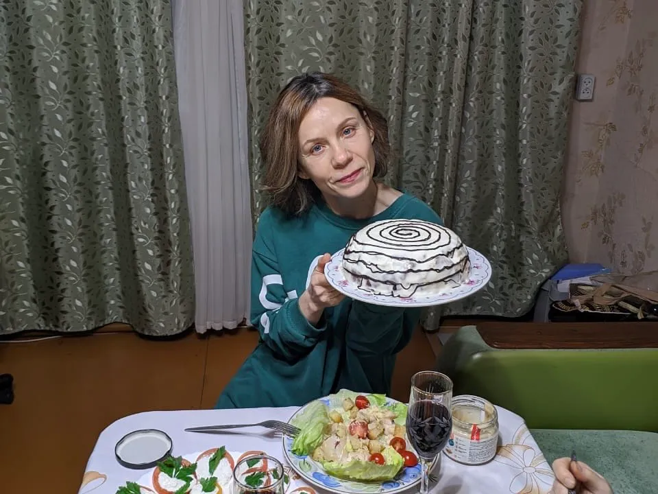 Идеальный шоколадный торт за 1 час дома — без выпечки и заморочек