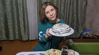 Не с маслом: вот с каким продуктом нужно смешать сгущенку, чтобы получить "Обалденный" крем для тортов - всего за 1 минуту