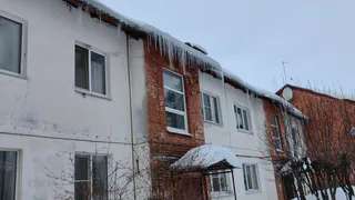 Во Владимирской области только после вмешательства прокуратуры многоквартирные дома расчистили от снега и сосулек
