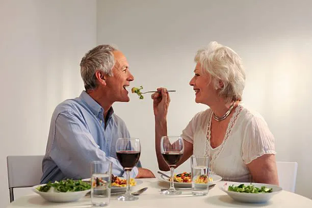 Названо, что необходимо делать для поддержания иммунитета у пожилых людей