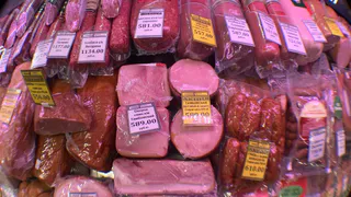 Не дайте себя обмануть: если видите эту маркировку на колбасе, знайте – мяса там нет 