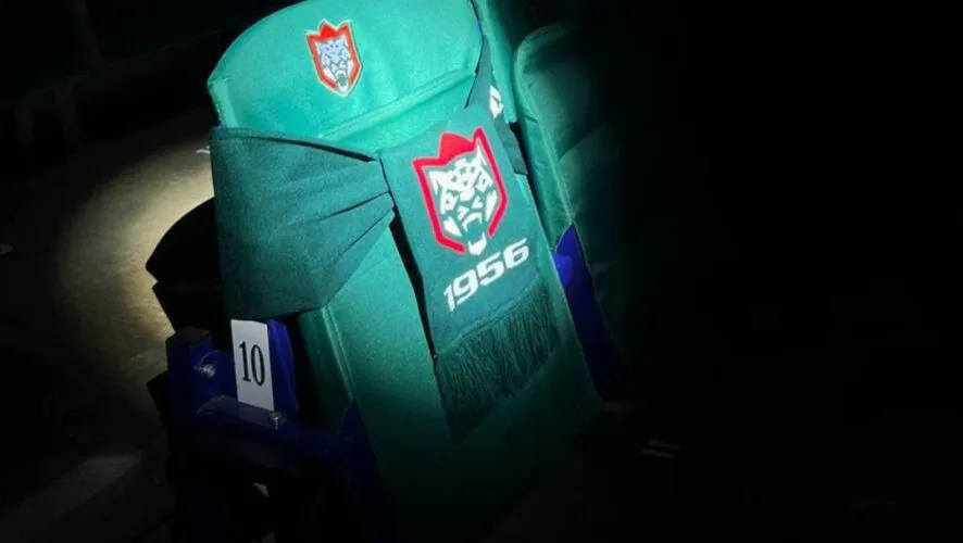 «Ак Барс» почтил память болельщика, погибшего на Волге