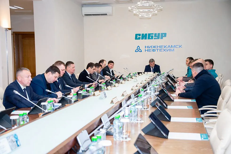 В Нижнекамске обсудили развитие дорожной сети и обновление трамвайных линий