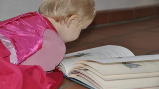 Почему в детских сказках есть бабки и дедки, но нет мам и пап: вот в чем кроется сказочная философия - полезно знать всем родителям