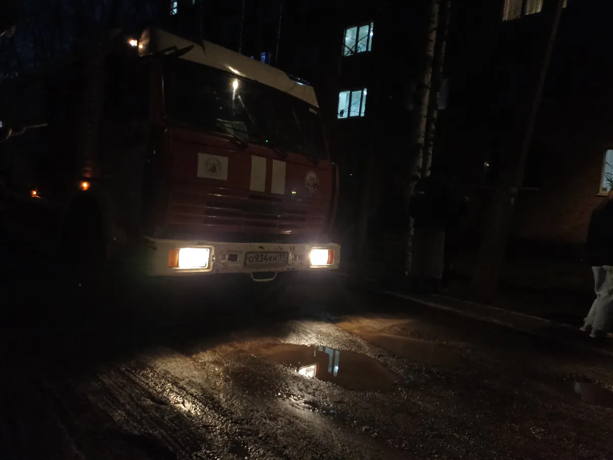 Соседи спасли жителя Челябинской области из охваченной огнем квартиры