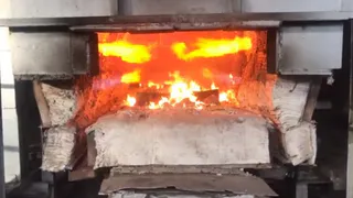 Видео: полиция сжигает 32 килограмма наркотиков