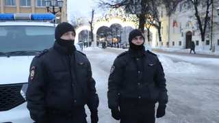 В Рязанской области продавщица украла деньги из кассы магазина и устроила застолье