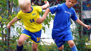 Воспитываете будущего Месси? Школа «Юниор» приглашает на бесплатное футбольное занятие