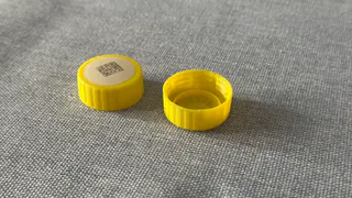 Соседка выкидывает крышки, а я коплю - и у меня порядок, а у неё хаос. Вот что с ними делаю