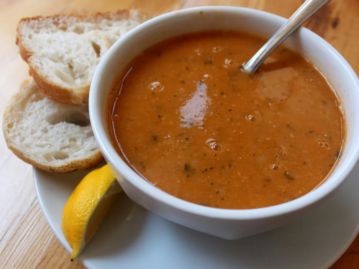 Ученые выявили самый вредный суп: в России готовят почти в каждом доме, сами едят и дают детям