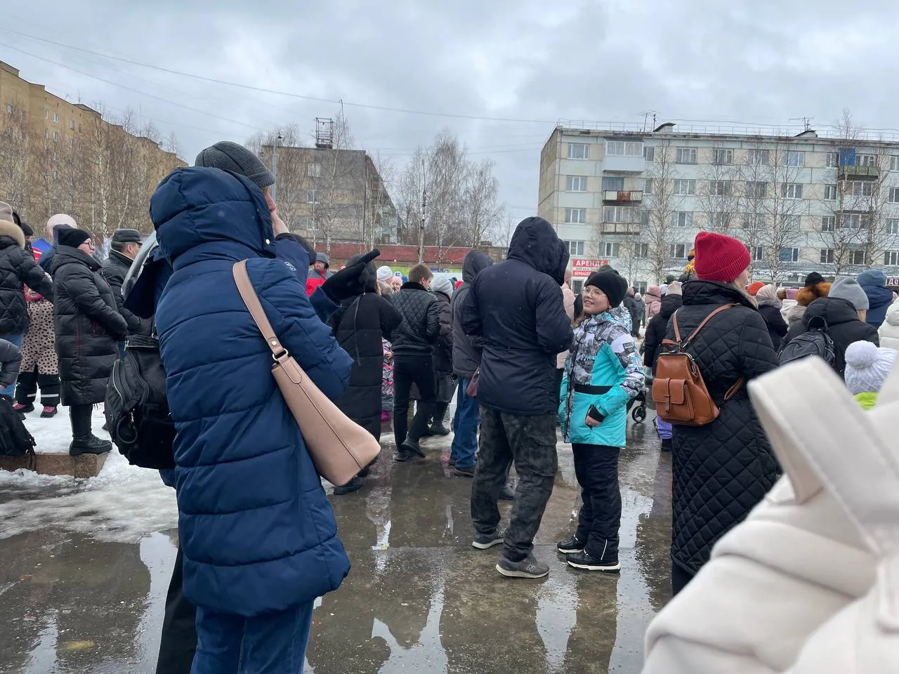 Теперь пятницу объявили выходной: Мишустин подарил россиянам золотой лотерейный билет