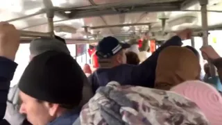 Не продумали график: мэрия объяснила давку в троллейбусе №1