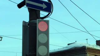 В Брянске власти сэкономили на электричестве за счет новых светофоров