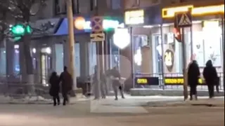 Прямо в центре города: на Театральной произошла драка