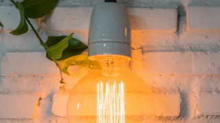 Цены за электричество резко поменяются с февраля – озвучены новые тарифы ЖКХ