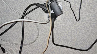 «Съедают» четверть электричества в доме — эти два прибора надо выключать из розетки прямо сейчас