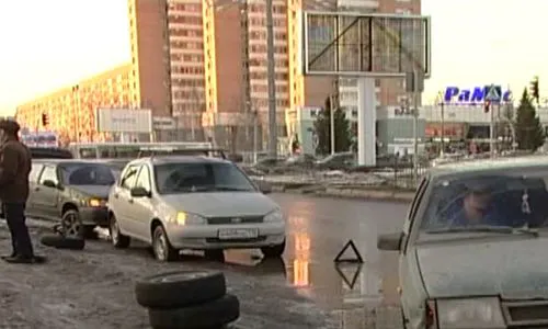 В Нижнекамске сразу пять автомобилей лишились колес